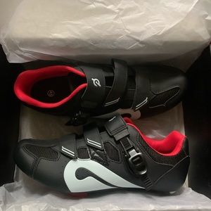 Men’s peloton bike shoes.